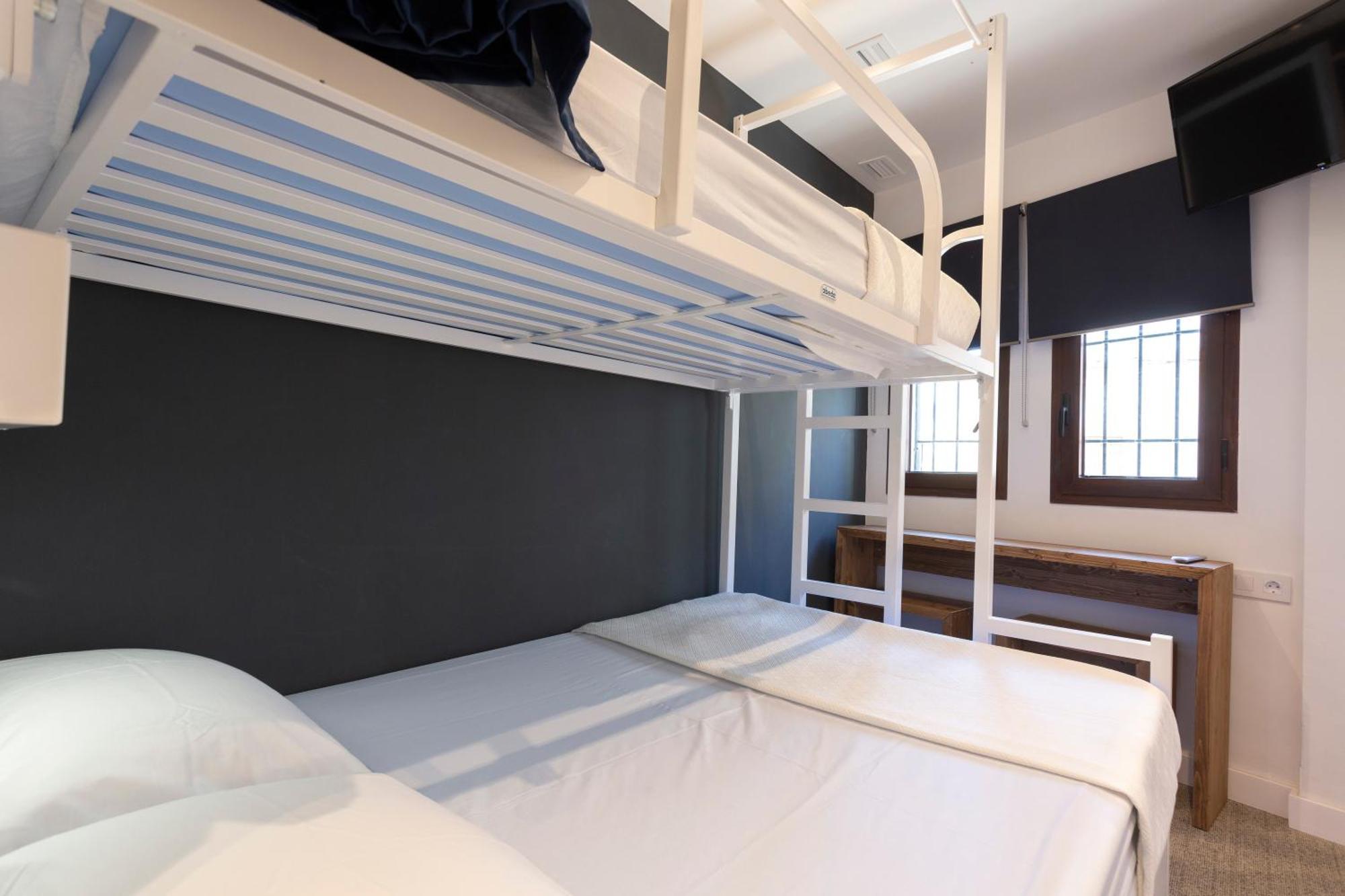 Malaga Stop Hostel Ab Extérieur photo
