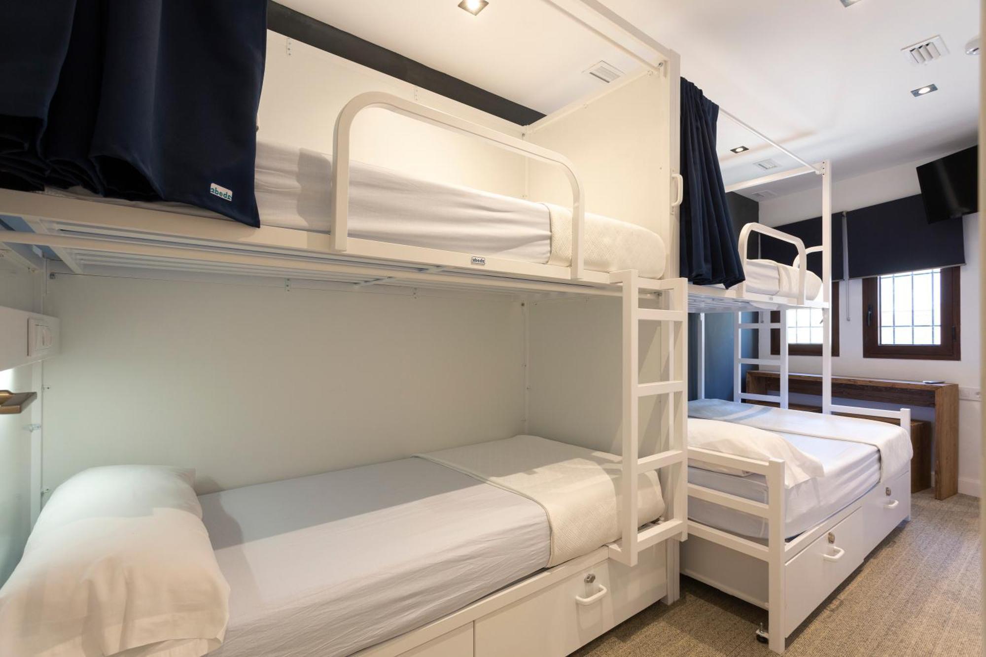Malaga Stop Hostel Ab Extérieur photo