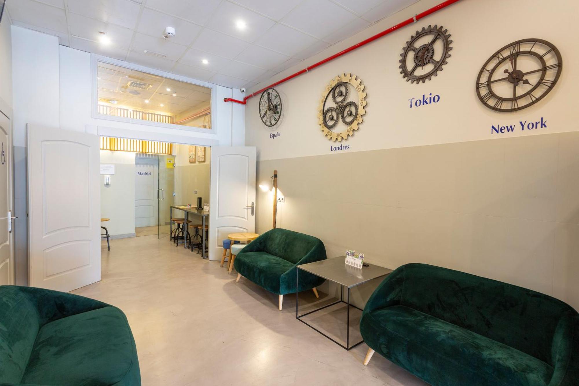 Malaga Stop Hostel Ab Extérieur photo