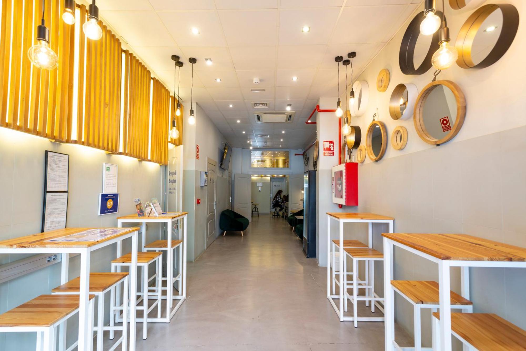 Malaga Stop Hostel Ab Extérieur photo